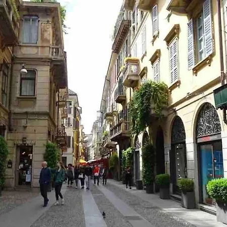 Brera Center Milano-the Art Of Living-metro Apartment